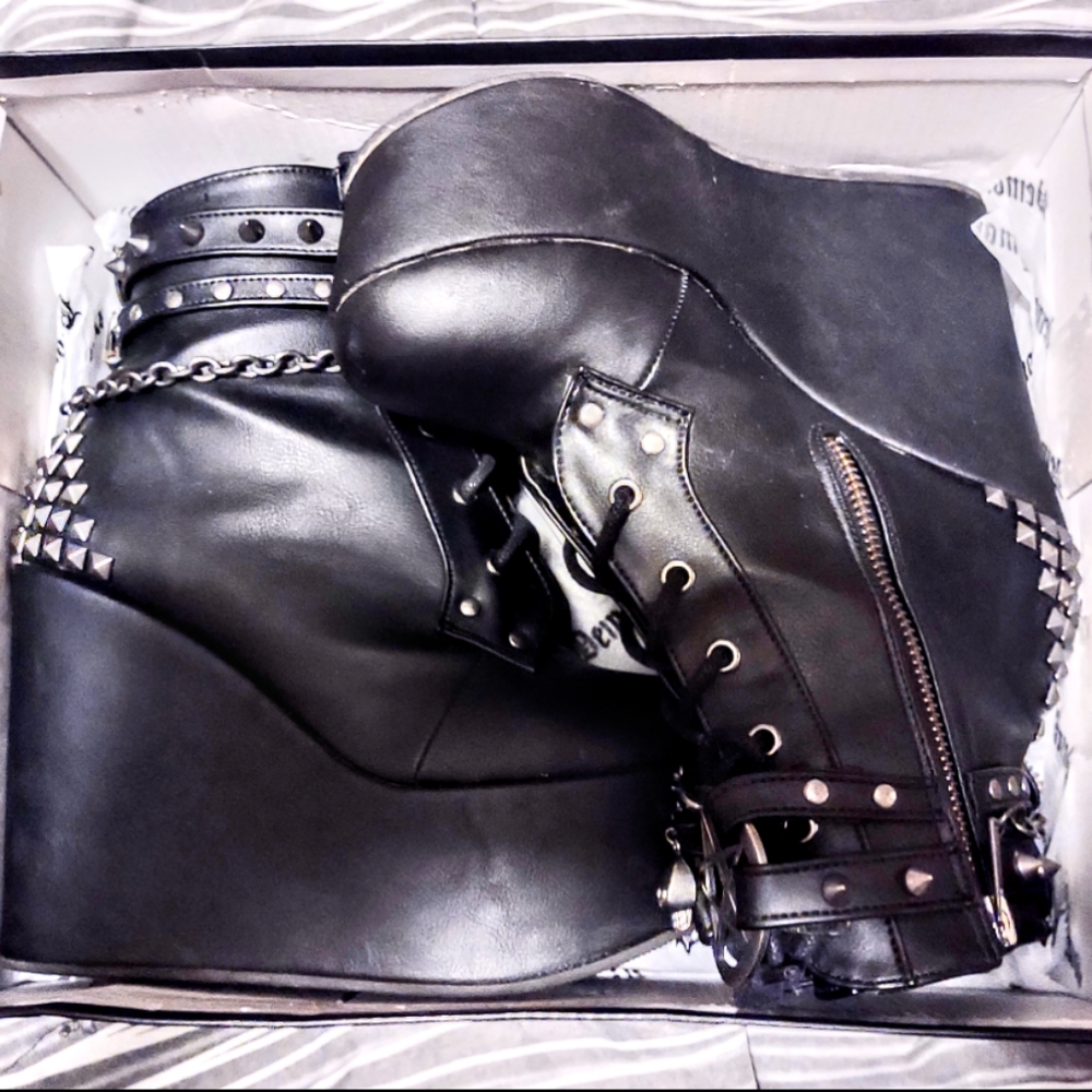 Demonia Platform Boots